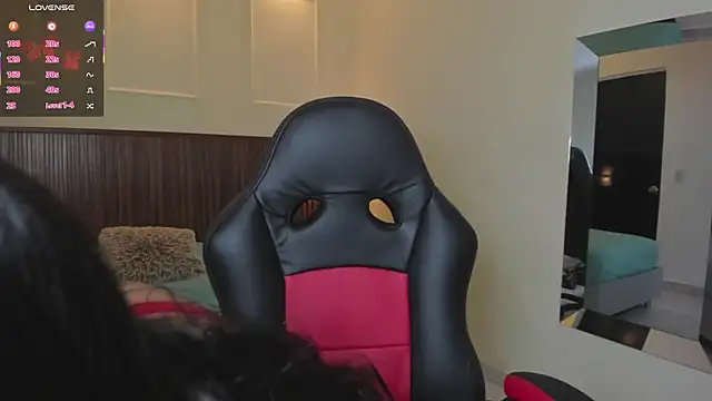 Snapshot of AGATHASMITH5 chatting on November 27, 3:19 am AGATHASMITH5 online show from November 27, 3:19 am