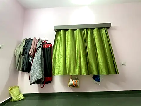 Snapshot of tantric_ind chatting on September 22, 4:47 am tantric ind online show from September 22, 4:47 am