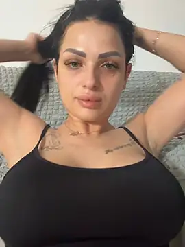 IrisRossie online show from July 8, 8:08 am