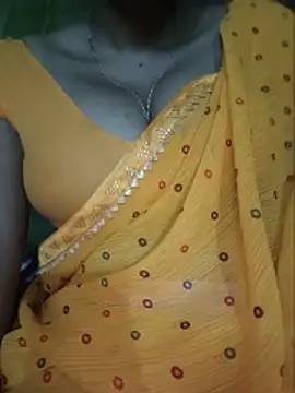 Snapshot of Sexyradha_ chatting on May 16, 5:45 pm Sexyradha online show from May 16, 5:45 pm