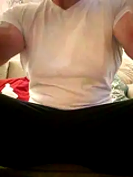 Snapshot of waldik083 chatting on November 23, 6:46 am waldik083 online show from November 23, 6:46 am