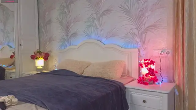 Snapshot of JaneVibes chatting on November 23, 7:19 am JaneVibes online show from November 23, 7:19 am