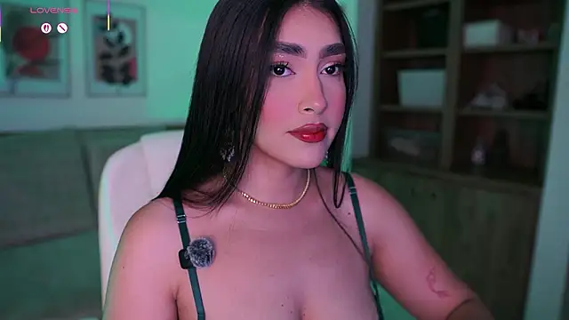 JulesBenett online show from March 17, 11:35 am