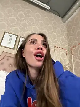 Amanda River online show from March 7, 7:30 am