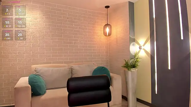 Snapshot of MaddisonCollins chatting on October 31, 7:59 pm MaddisonCollins online show from October 31, 7:59 pm