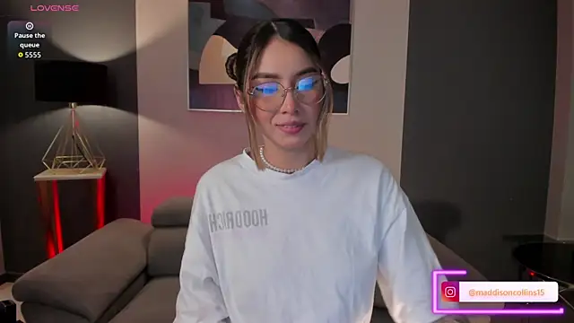 Snapshot of MaddisonCollins chatting on December 14, 11:15 am MaddisonCollins online show from December 14, 11:15 am