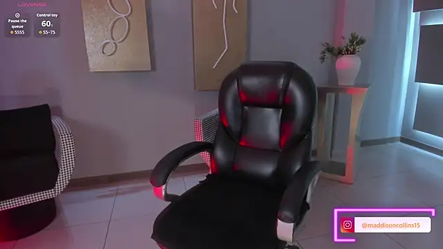 Snapshot of MaddisonCollins chatting on February 4, 11:16 am MaddisonCollins online show from February 4, 11:16 am