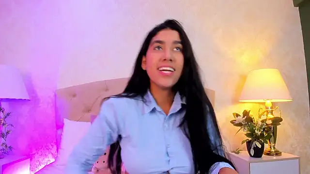 Mia Montess online show from June 19, 3:16 pm