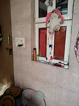 Snapshot of Miss_Love25 chatting on December 22, 9:39 am Miss Love25 online show from December 22, 9:39 am