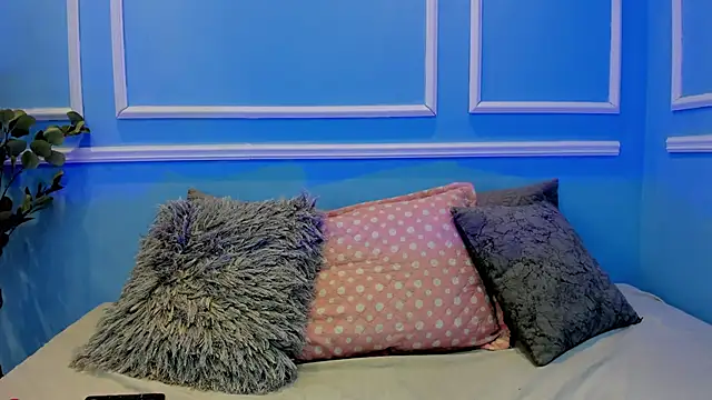 Lucy Canel online show from September 29, 11:37 am