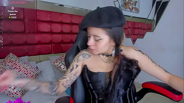 SaskiaGrendel online show from February 3, 12:09 am