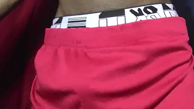 Snapshot of BossPlaya98 chatting on February 10, 7:34 am BossPlaya98 online show from February 10, 7:34 am