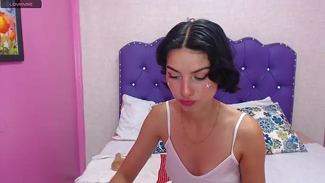 Emilly Copers online show from March 10, 4:14 pm