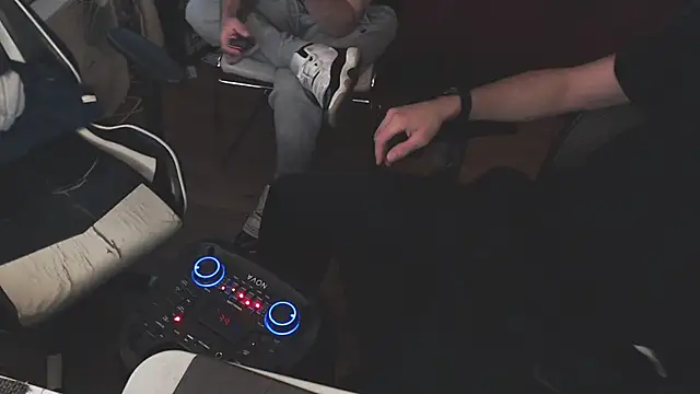 Snapshot of weknowourworth6999 chatting on September 22, 10:56 pm weknowourworth6999 online show from September 22, 10:56 pm