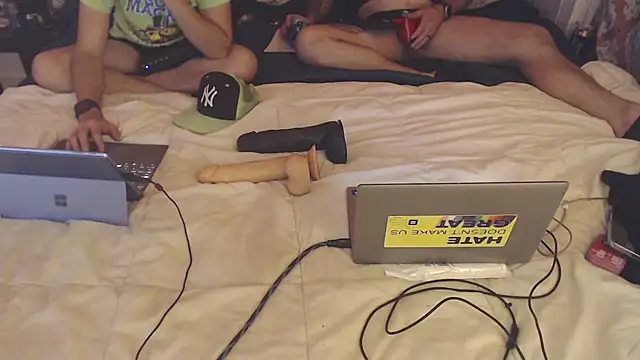 Snapshot of weknowourworth6999 chatting on October 6, 12:08 am weknowourworth6999 online show from October 6, 12:08 am