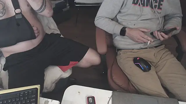 Snapshot of weknowourworth6999 chatting on October 17, 2:30 pm weknowourworth6999 online show from October 17, 2:30 pm