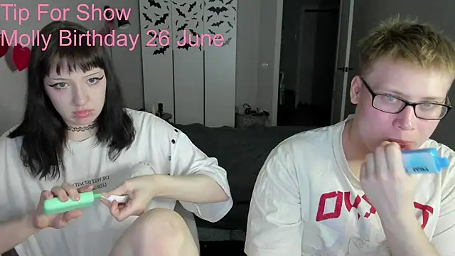 Snapshot of JayMollyy chatting on June 1, 5:25 pm JayMollyy online show from June 1, 5:25 pm