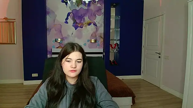 Snapshot of ElinaMils chatting on March 4, 3:37 pm ElinaMils online show from March 4, 3:37 pm