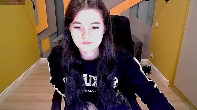 Snapshot of ElinaMils chatting on March 17, 12:35 pm ElinaMils online show from March 17, 12:35 pm