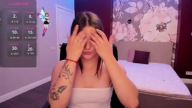 Snapshot of ElinaMils chatting on October 8, 11:41 am ElinaMils online show from October 8, 11:41 am