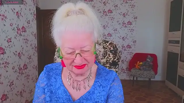 Maya Mayflower online show from June 6, 3:33 am