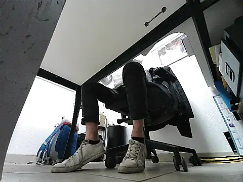 Snapshot of GM51-1988 chatting on October 28, 5:59 pm GM51-1988 online show from October 28, 5:59 pm