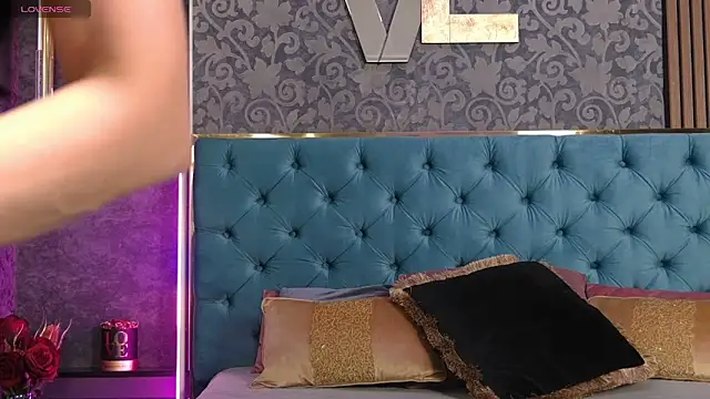 Snapshot of Vanessao1 chatting on May 8, 7:25 am Vanessao1 online show from May 8, 7:25 am