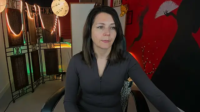 Snapshot of NicoleHitman chatting on March 17, 5:12 am NicoleHitman online show from March 17, 5:12 am