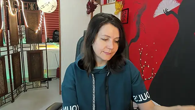 Snapshot of NicoleHitman chatting on March 19, 5:19 am NicoleHitman online show from March 19, 5:19 am