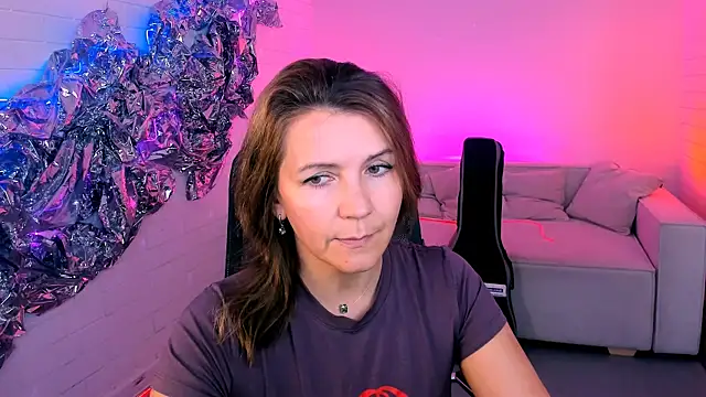 Snapshot of NicoleHitman chatting on September 15, 5:18 am NicoleHitman online show from September 15, 5:18 am