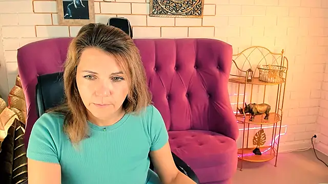 Snapshot of NicoleHitman chatting on September 26, 9:35 am NicoleHitman online show from September 26, 9:35 am