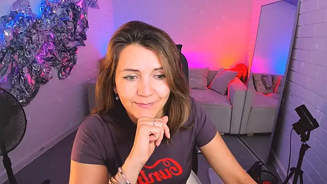 Snapshot of NicoleHitman chatting on September 30, 9:25 am NicoleHitman online show from September 30, 9:25 am