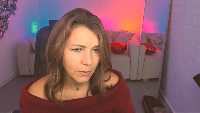 Snapshot of NicoleHitman chatting on October 10, 9:19 am NicoleHitman online show from October 10, 9:19 am