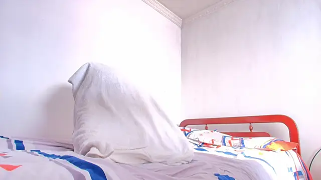 Snapshot of Kal_El_8 chatting on March 12, 9:24 pm Kal El 8 online show from March 12, 9:24 pm