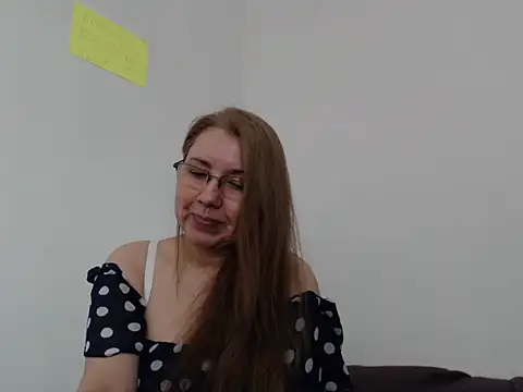 GiaLuvv11 online show from April 21, 9:06 pm