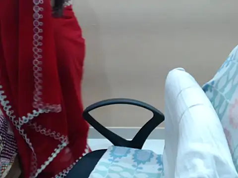 Snapshot of Surjeet_Kaur chatting on June 16, 7:33 am Surjeet Kaur online show from June 16, 7:33 am
