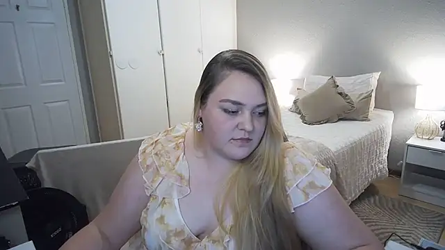 Snapshot of Neytjie chatting on November 26, 5:47 pm Neytjie online show from November 26, 5:47 pm