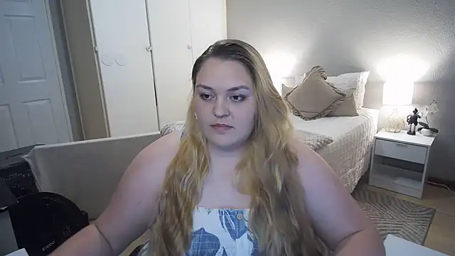 Snapshot of Neytjie chatting on November 27, 5:59 pm Neytjie online show from November 27, 5:59 pm