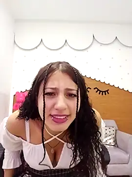 Snapshot of andrea_torres_t chatting on March 4, 3:26 pm andrea torres t online show from March 4, 3:26 pm