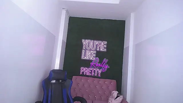 Snapshot of andrea_torres_t chatting on March 10, 4:46 pm andrea torres t online show from March 10, 4:46 pm