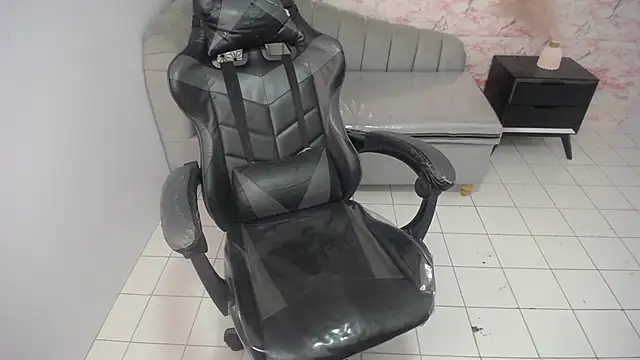 Snapshot of andrea_torres_t chatting on March 22, 8:15 pm andrea torres t online show from March 22, 8:15 pm