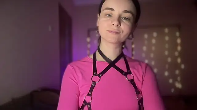 Snapshot of lanaloulou chatting on September 20, 2:56 am lanaloulou online show from September 20, 2:56 am