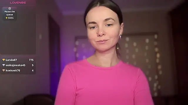 lanaloulou online show from September 30, 2:27 am