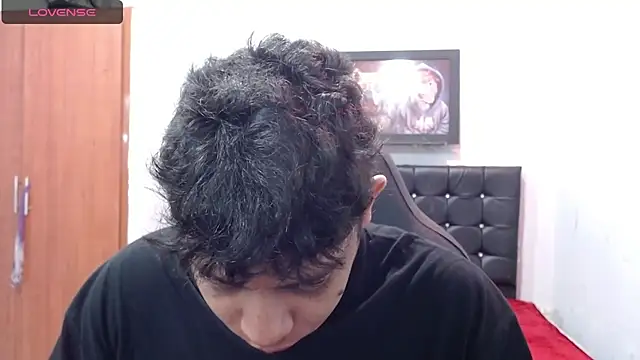 Snapshot of Alejandroo_22 chatting on March 15, 1:07 pm Alejandroo 22 online show from March 15, 1:07 pm