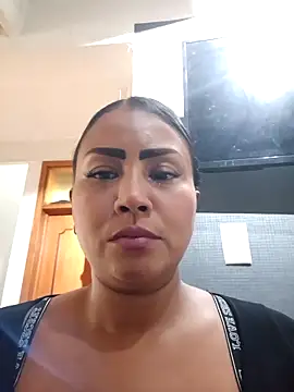 Snapshot of Ariana_Rodriguez chatting on March 6, 6:59 pm Ariana Rodriguez online show from March 6, 6:59 pm