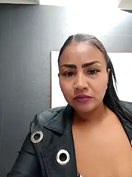 Snapshot of Ariana_Rodriguez chatting on March 11, 3:23 pm Ariana Rodriguez online show from March 11, 3:23 pm