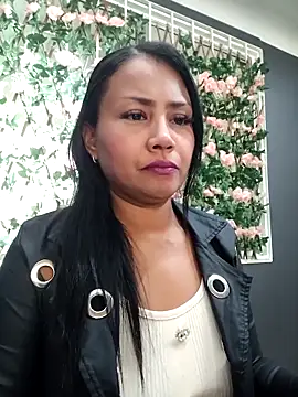 Snapshot of Ariana_Rodriguez chatting on March 15, 4:10 pm Ariana Rodriguez online show from March 15, 4:10 pm