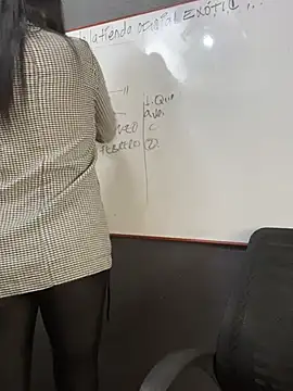 Snapshot of Ariana_Rodriguez chatting on March 22, 2:47 pm Ariana Rodriguez online show from March 22, 2:47 pm