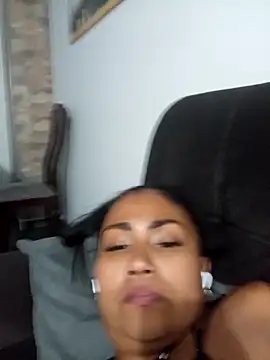 Snapshot of Ariana_Rodriguez chatting on October 4, 2:20 am Ariana Rodriguez online show from October 4, 2:20 am