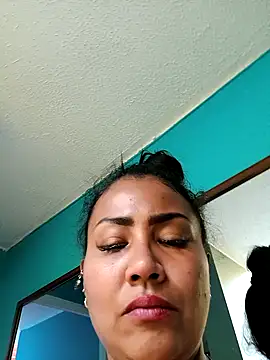 Snapshot of Ariana_Rodriguez chatting on November 16, 4:34 pm Ariana Rodriguez online show from November 16, 4:34 pm